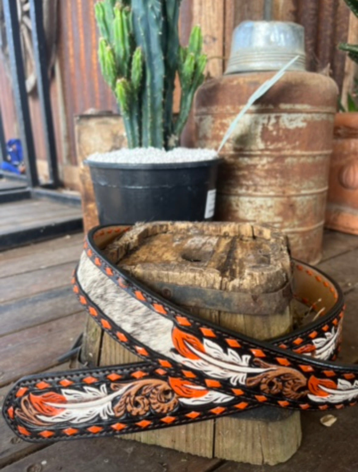 🪶 Desert Feather Cowhide Belt